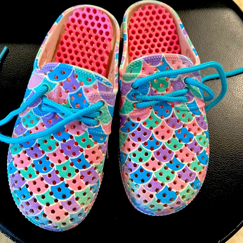 Girls slip on shoes